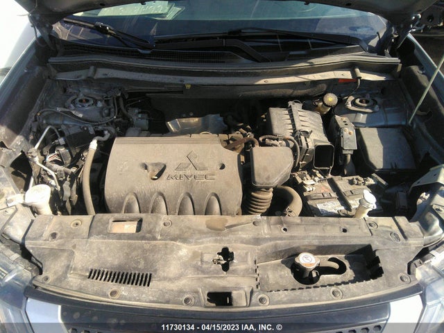 JA4AZ2A38LJ600160 Mitsubishi Outlander Es