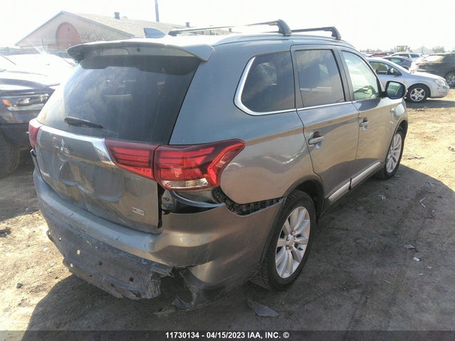 JA4AZ2A38LJ600160 Mitsubishi Outlander Es