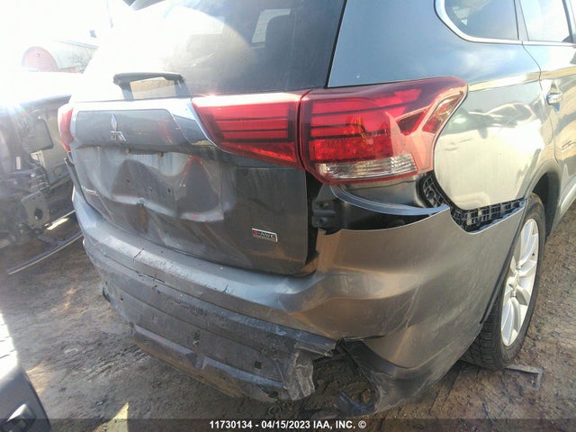 JA4AZ2A38LJ600160 Mitsubishi Outlander Es