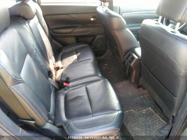 JA4AZ2A38LJ600160 Mitsubishi Outlander Es
