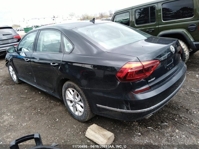 1VWAA7A31JC042354 Volkswagen Passat S/r-line