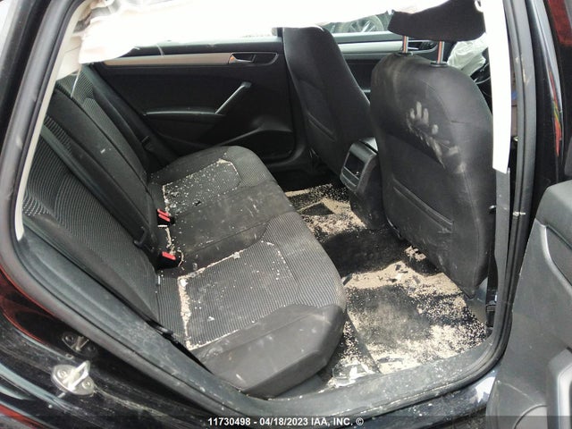 1VWAA7A31JC042354 Volkswagen Passat S/r-line