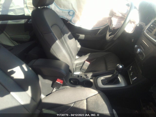 WA1BCCFS9HR011574 Audi Q3 PREMIUM