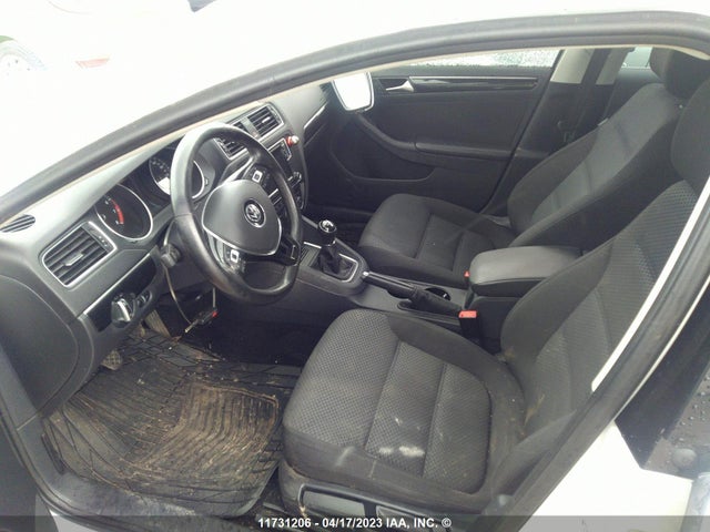 3VWB67AJ8GM268032 Volkswagen JETTA SE