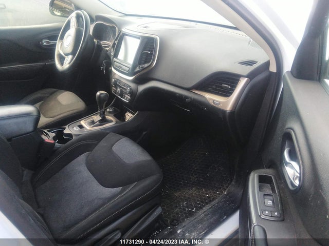 1C4PJMCS3EW156277 Jeep Cherokee Latitude