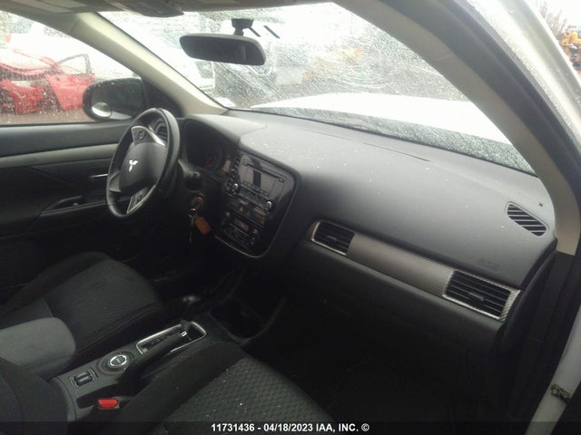 JA4AZ2A36FZ600955 Mitsubishi Outlander Es