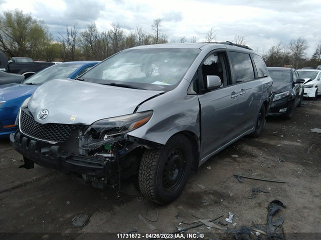 Toyota SIENNA SE 2015 5TDXK3DC0FS555714 Image 2