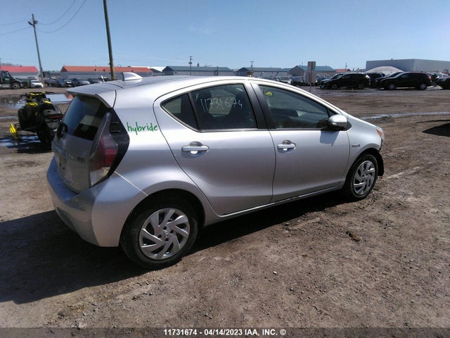 Toyota PRIUS C 2015 JTDKDTB31F1099114 Image 4