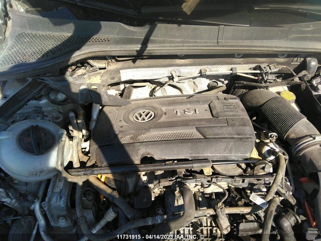 3VW217AU1HM021574 Volkswagen Golf S/wolfsburg/se/sel