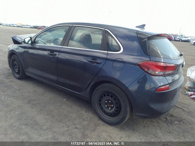 Hyundai Elantra Gt Gl 2018 KMHH35LE2JU059796 Image 3