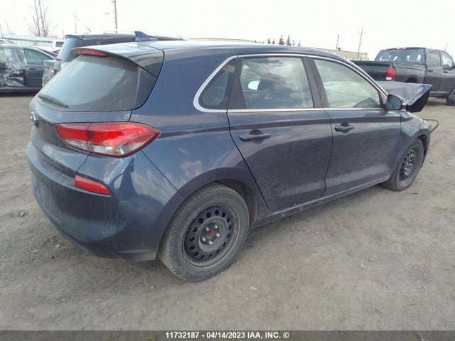 Hyundai Elantra Gt Gl 2018 KMHH35LE2JU059796 Image 4