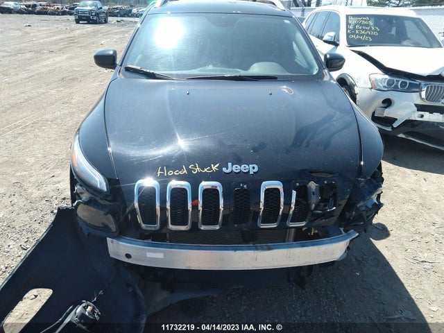 1C4PJLCB6JD618296 Jeep Cherokee North