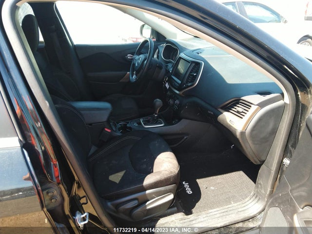 1C4PJLCB6JD618296 Jeep Cherokee North