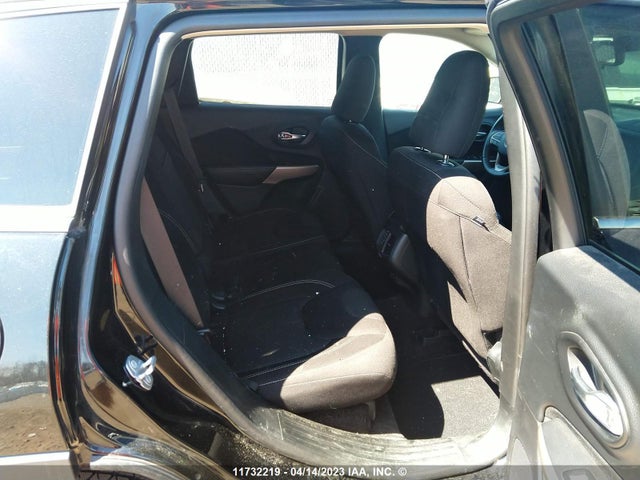 1C4PJLCB6JD618296 Jeep Cherokee North