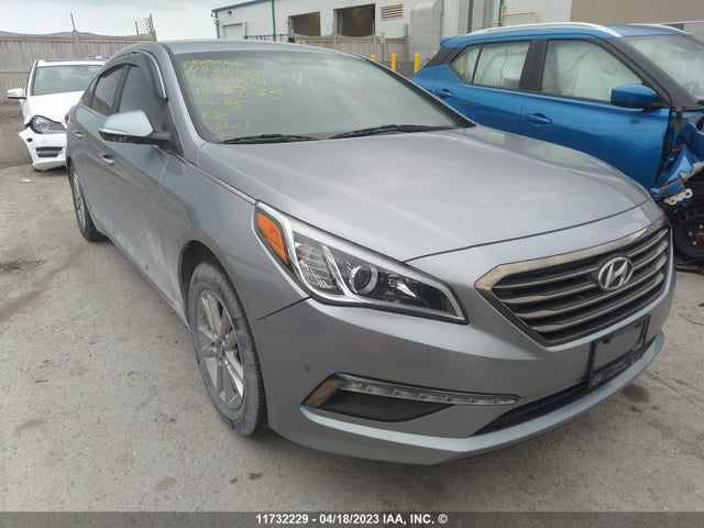 2015 5NPE24AF7FH157465 main image