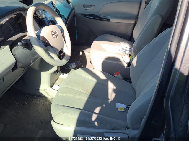 Auction sale of the 2011 Toyota Sienna, vin: 5TDZK3DC8BS021430, lot number: 11732658