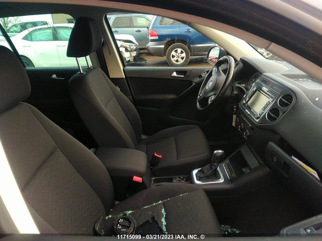 WVGJV7AX3FW559294 Volkswagen Tiguan S/se/sel/r-line