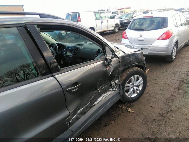 WVGJV7AX3FW559294 Volkswagen Tiguan S/se/sel/r-line