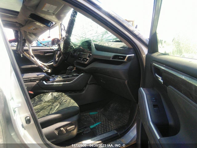 Toyota Highlander Platinum 2022 5TDFZRBH1NS212305 Image 5