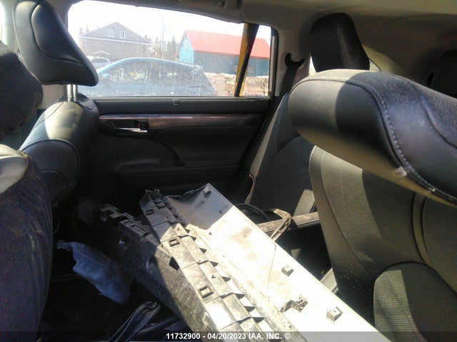 Toyota Highlander Platinum 2022 5TDFZRBH1NS212305 Image 8