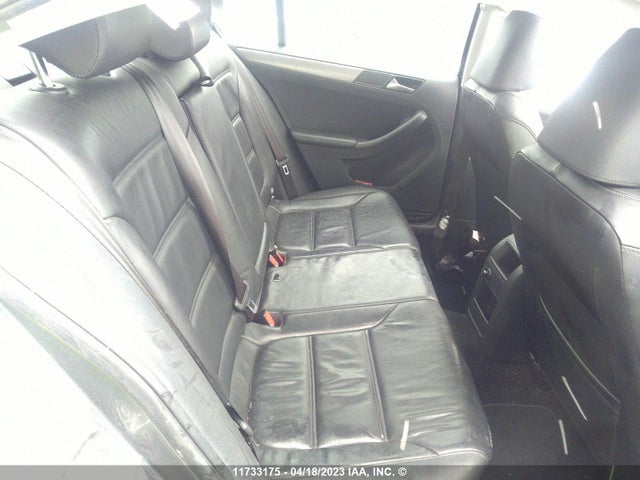 3VWL07AJXFM268697 Volkswagen JETTA SEL