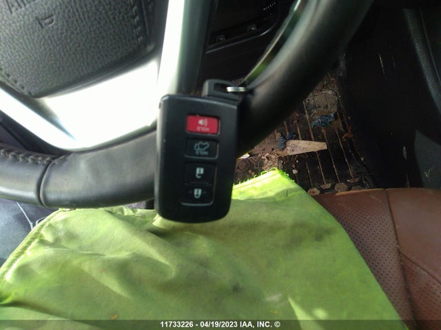 Toyota Highlander Limited 2018 5TDDZRFH2JS825173 Image 3