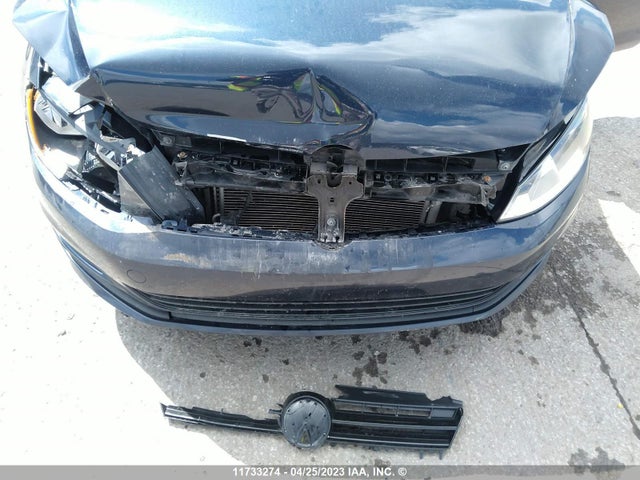 3VW117AU7FM064311 Volkswagen GOLF