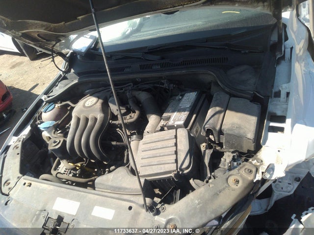 3VW2K7AJ7EM295988 Volkswagen JETTA S
