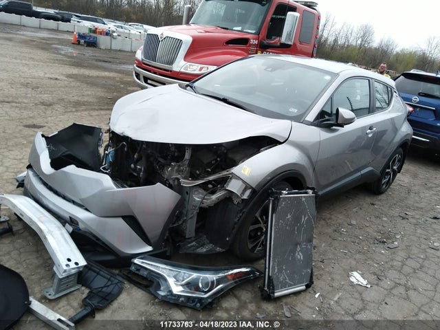 Toyota C-HR XLE 2018 NMTKHMBX8JR011196 Image 2