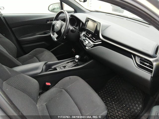 Toyota C-HR XLE 2018 NMTKHMBX8JR011196 Image 7