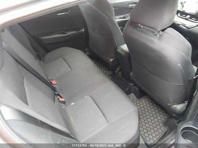 Toyota C-HR XLE 2018 NMTKHMBX8JR011196 Image 10