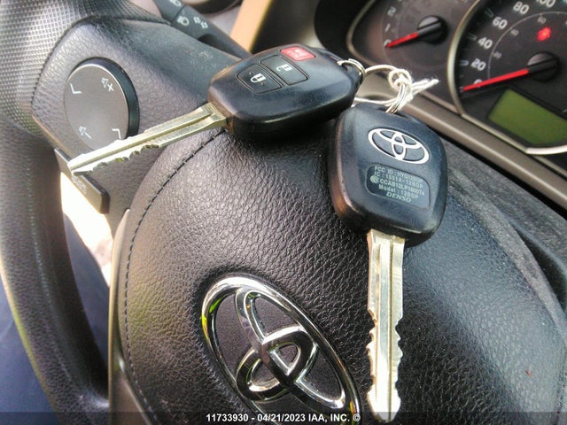 Toyota RAV4 LE 2014 2T3BFREV3EW137582 Image 3