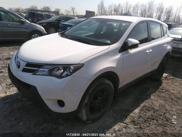 Toyota RAV4 LE 2014 2T3BFREV3EW137582 Image 2