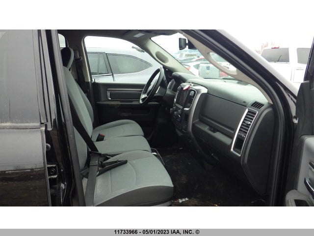 3C6RR7LG7NG211303 RAM 1500 Classic Slt