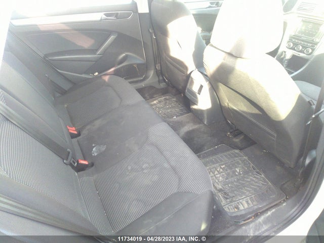 1VWAA7A35JC025492 Volkswagen Passat S/r-line