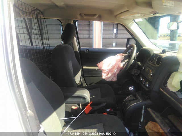 1C4NJPAA0ED833882 Jeep Patriot Sport