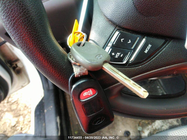 Hyundai SONATA GL 2014 5NPEB4AC1EH916387 Image 3