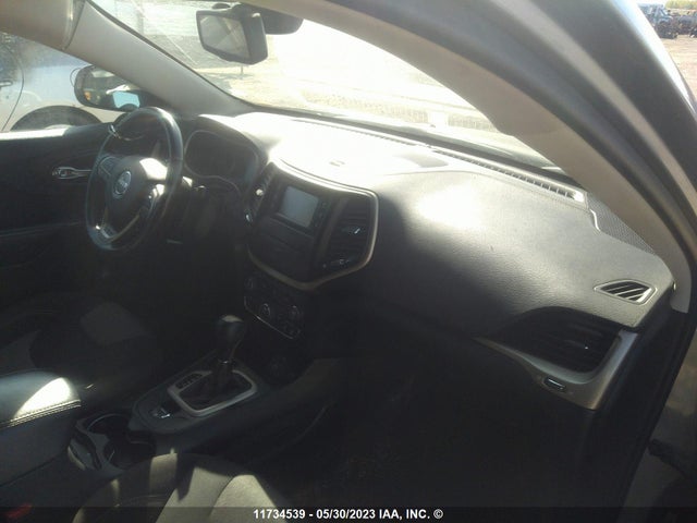 1C4PJLAB2FW760045 Jeep Cherokee Sport