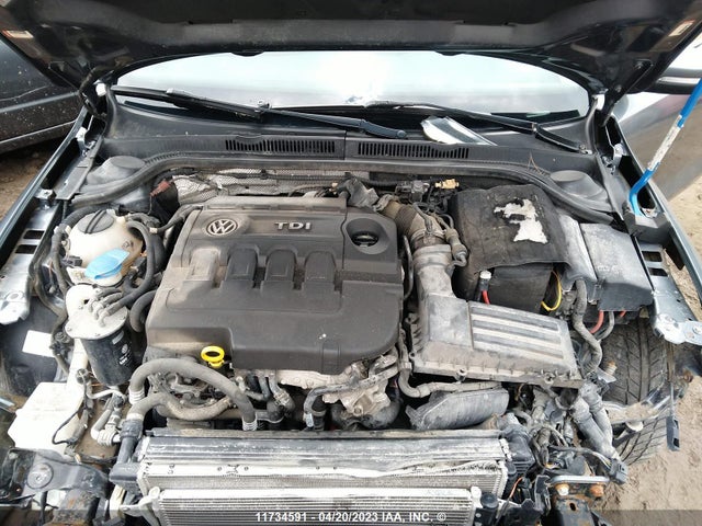 3VWWA7AJ2FM244484 Volkswagen Jetta Sedan Comfortline