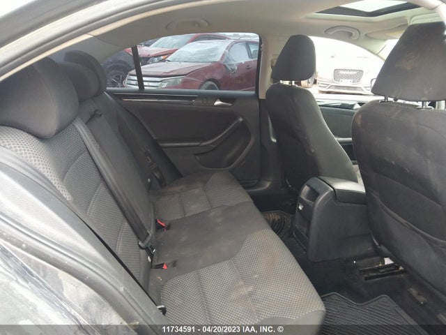 3VWWA7AJ2FM244484 Volkswagen Jetta Sedan Comfortline