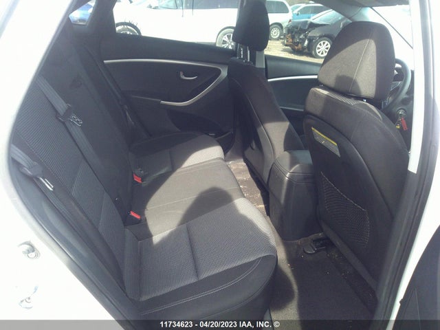 Hyundai Elantra Gt Gl 2015 KMHD25LH3FU250744 Image 9