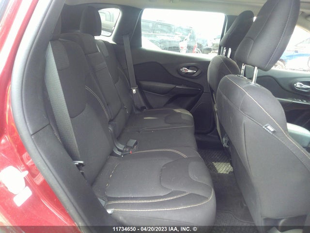 1C4PJLCB1GW230891 Jeep Cherokee Latitude