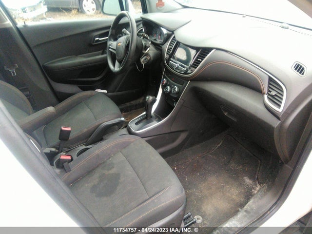 Chevrolet TRAX LS 2019 3GNCJNSB1KL153991 Image 6
