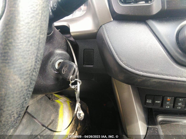 Toyota RAV4 LE 2016 2T3BFREV4GW426750 Image 3
