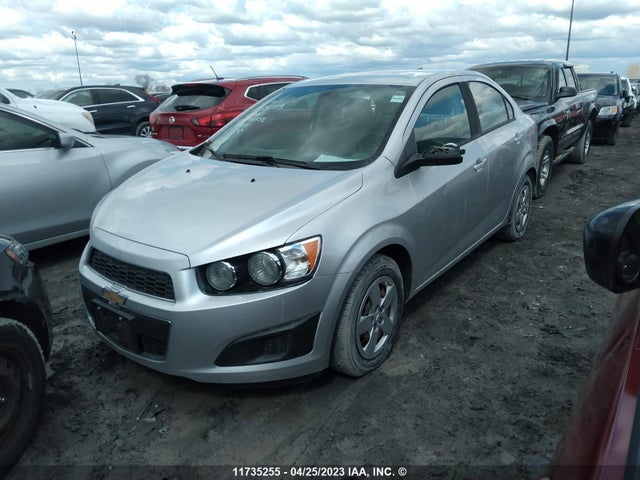 Chevrolet SONIC LS 2016 1G1JB5SH3G4106758 Image 2
