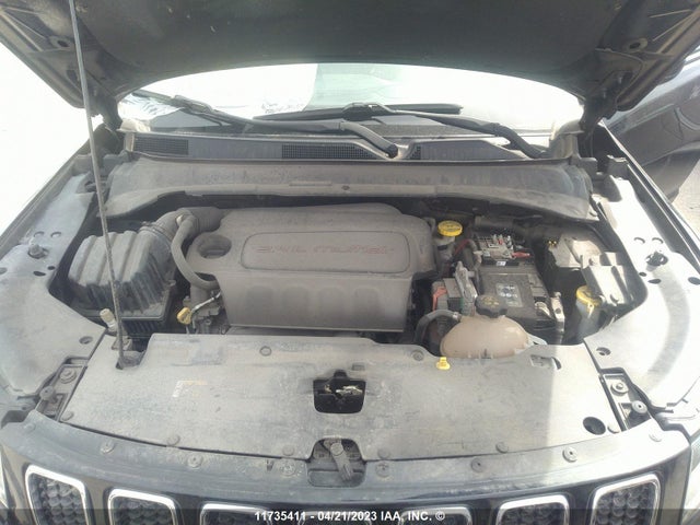 3C4NJDAB8JT209937 Jeep Compass Sport