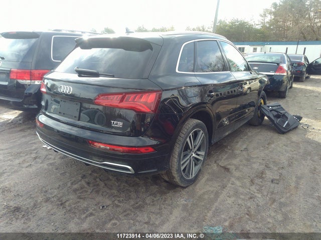 WA1FNAFY4J2073127 Audi Q5 Technik S-line