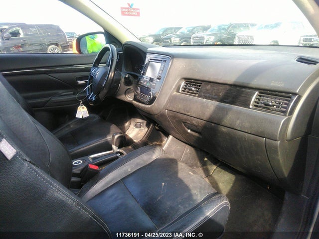 JA4AZ2A33GZ602194 Mitsubishi Outlander Es