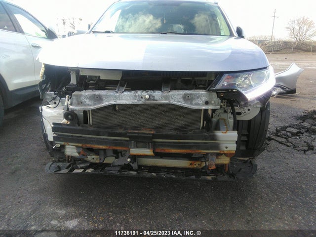 JA4AZ2A33GZ602194 Mitsubishi Outlander Es