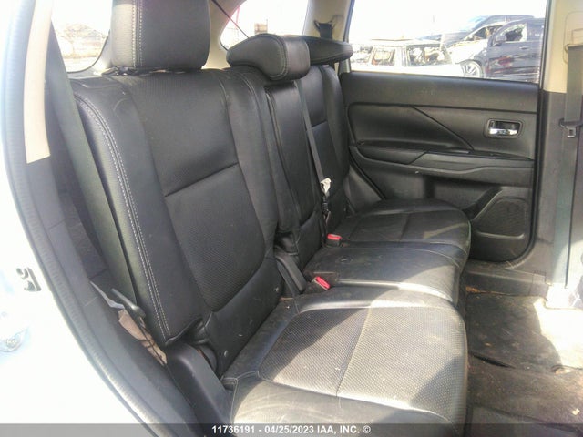 JA4AZ2A33GZ602194 Mitsubishi Outlander Es